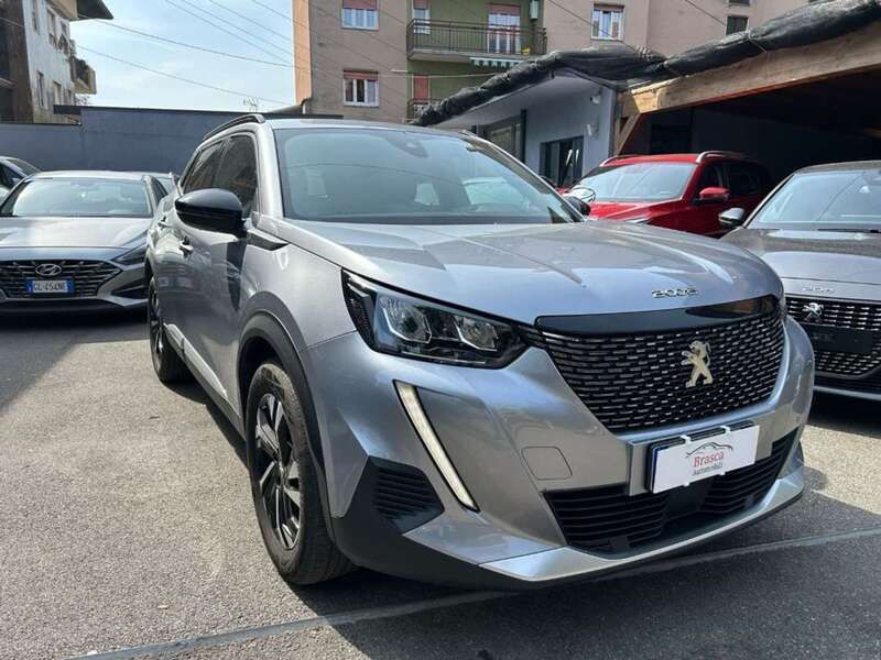 Grigio Usata 2023 Peugeot 2008 Allure SUV | 19.390 € (Buon prezzo) - Immagine 1/4