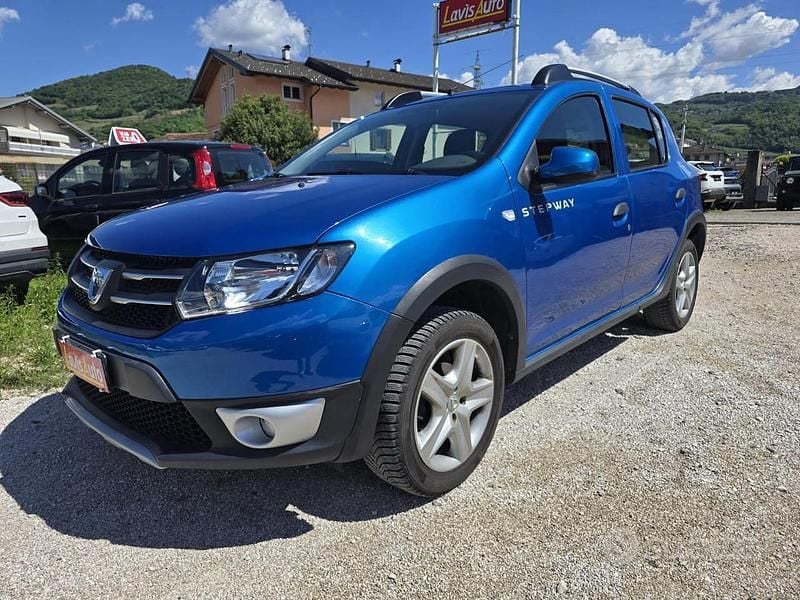 Usata Dacia Sandero Stepway 90 CV (66 kW) 2016 Azzurro Berlina