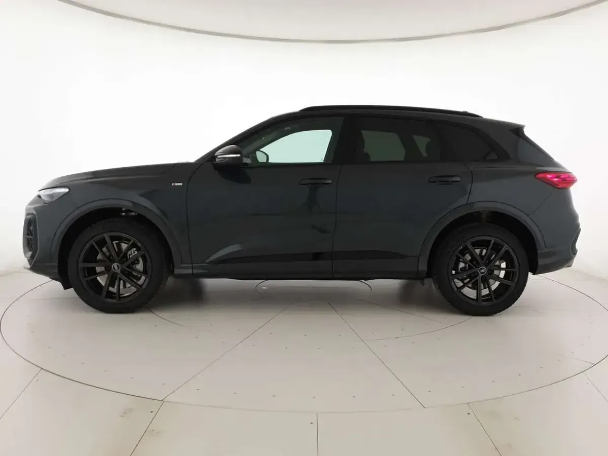 Nuova Audi Q5 S-Line 204 CV (150 kW) 2026 Grigio tambora metallico SUV