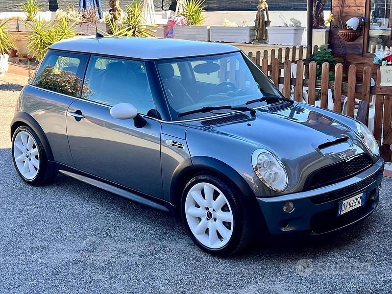 Usata Mini Cooper S 170 CV (125 kW) 2004 Grigio Utilitaria