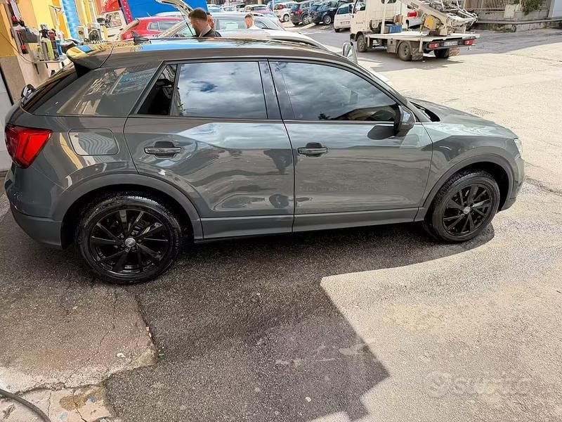 Usata Audi Q2 S-Line 116 CV (85 kW) 2017 Grigio SUV