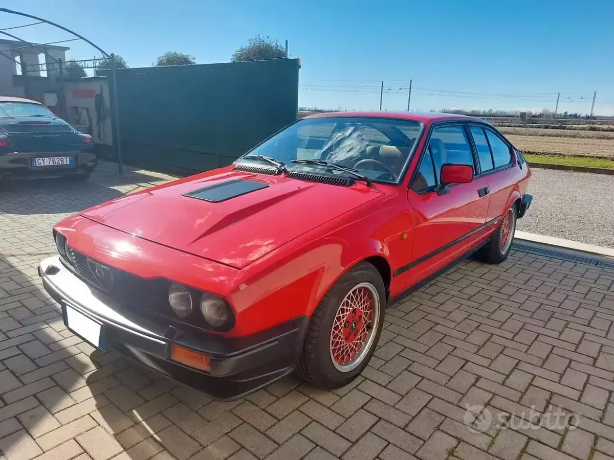 Usata Alfa Romeo GTV 158 CV (116 kW) 1983 Coupé