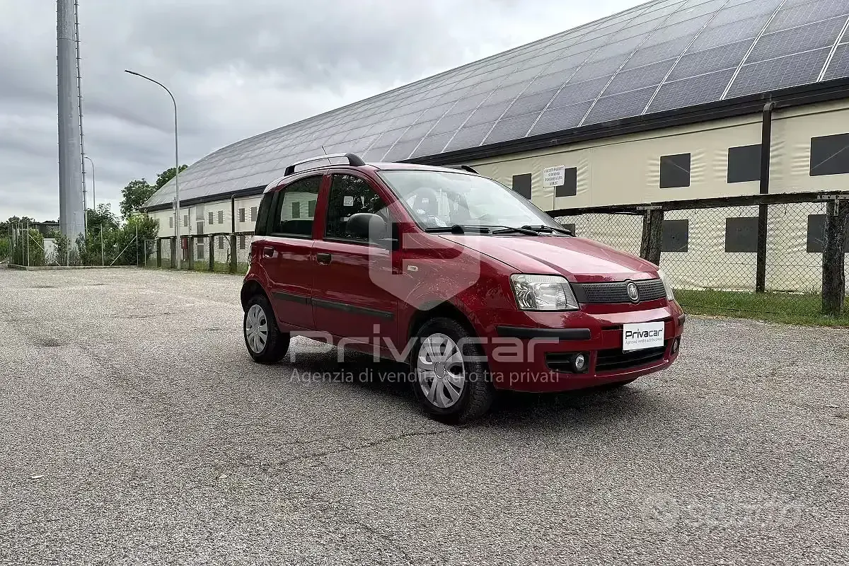 Usata Fiat Panda Active 77 CV (56 kW) 2012 Rosso Utilitaria