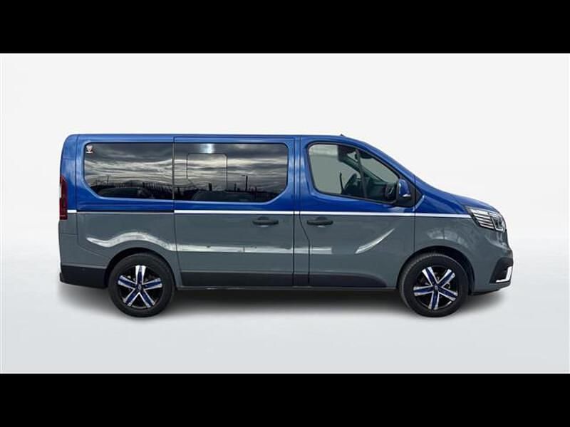 Usata Renault Trafic 150 CV (110 kW) 2024 Grigio scuro Monovolume