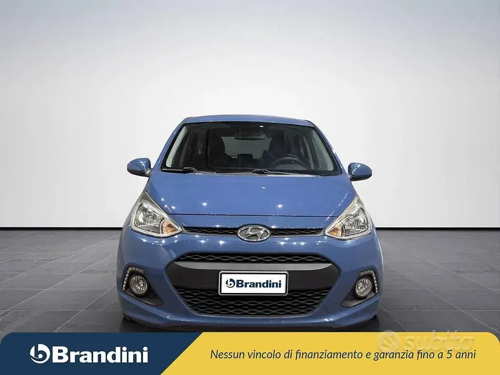 Usata Hyundai i10 67 CV (49 kW) 2016 Blu pastello Utilitaria