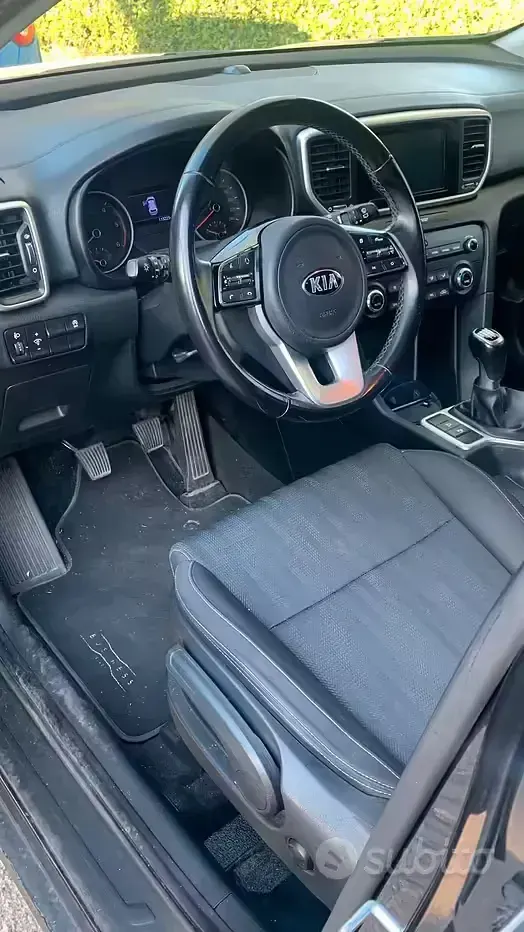 Usata Kia Sportage 115 CV (84 kW) 2020 Nero SUV