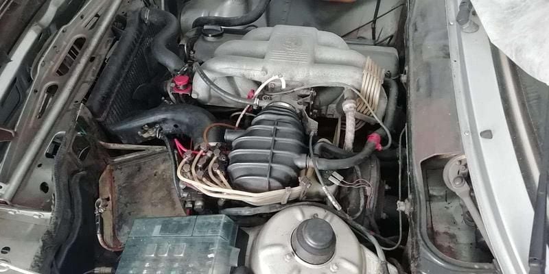 Usata BMW 323 Cabriolet Efficient Dynamics 143 CV (105 kW) 1981 Argento Cabrio