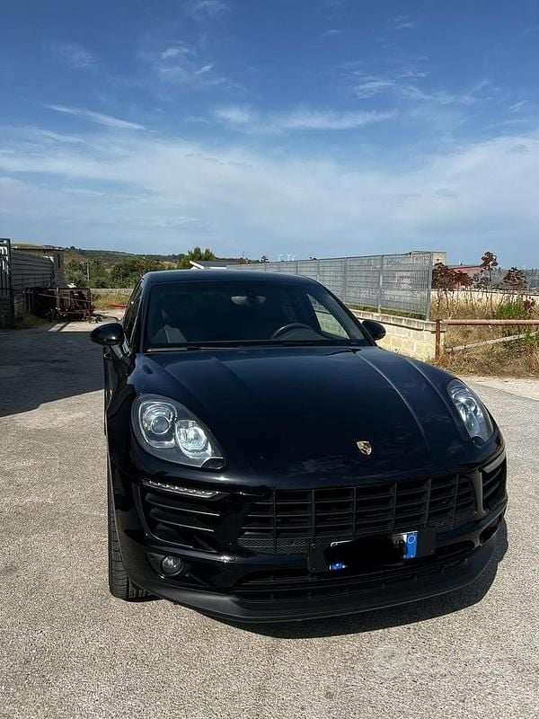 Nero Usata 2015 Porsche Macan S SUV | 33.500 € (Molto cara) - Immagine 1/4