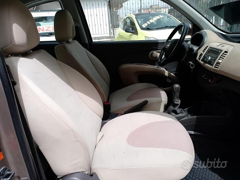 Usado Nissan Micra 80 HP (58 kW) 2008 Cinzento Sedan