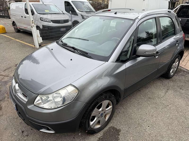 Usata Fiat Sedici Dynamic 135 CV (99 kW) 2014 Grigio SUV