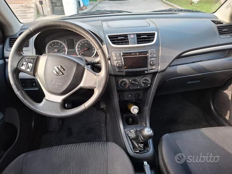 Usata Suzuki Swift 93 CV (68 kW) 2013 Bianco Utilitaria