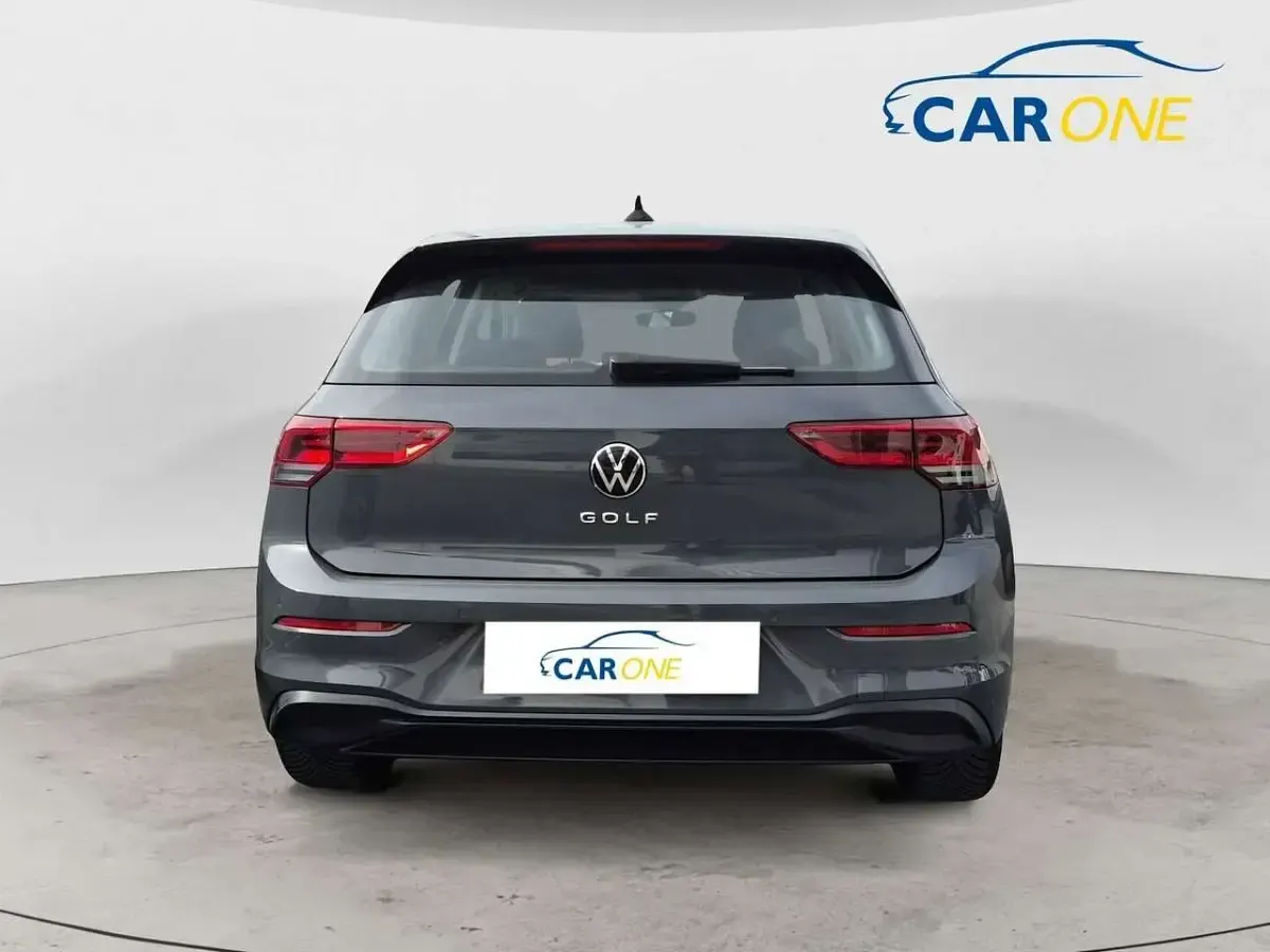 Usata VW Golf VIII Life 150 CV (110 kW) 2022 Grigio Berlina