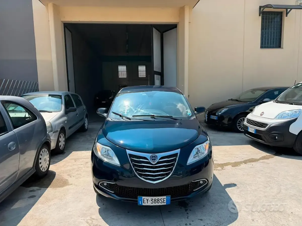 Usata Lancia Ypsilon Gold 80 CV (58 kW) 2015 Other Utilitaria