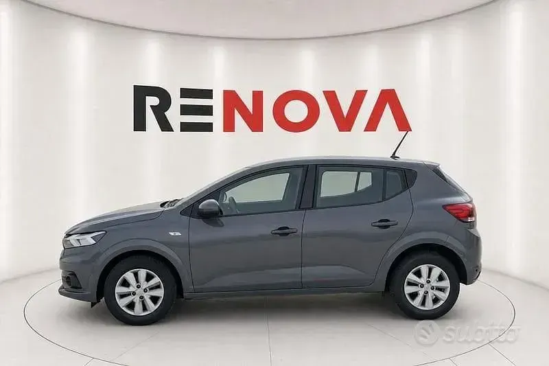 Usata Dacia Sandero Expression 101 CV (74 kW) 2023 Grigio Berlina