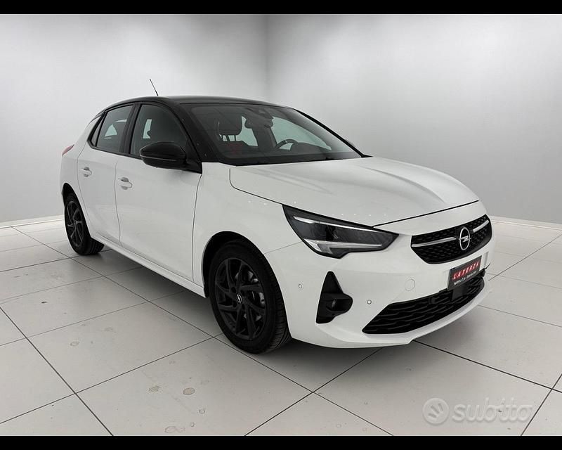 Usata Opel Corsa GS Line 101 CV (74 kW) 2023 Bianco pastello Berlina