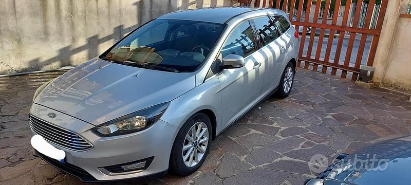 Begagnad Ford Focus 120 HK (88 kW) 2015 Grå Kombi