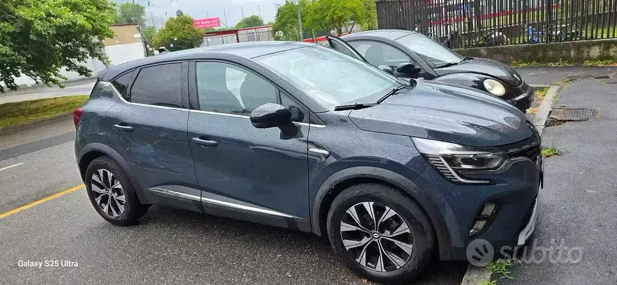 Usata Renault Captur 101 CV (74 kW) 2024 Blu SUV