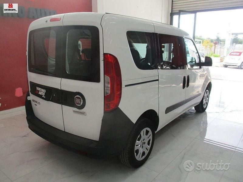 Usata Fiat Doblò 95 CV (69 kW) 2017 Bianco Monovolume