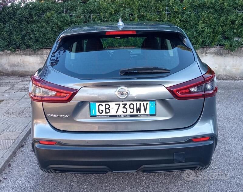 Usata Nissan Qashqai 116 CV (85 kW) 2020 Grigio SUV