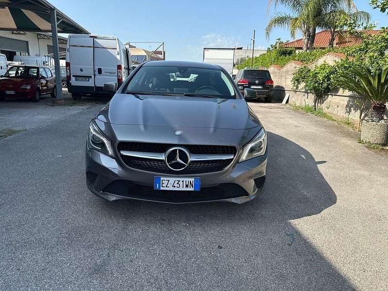 Grigio Usata 2015 Mercedes CLA200 Shooting Brake Executive Station wagon | 12.950 € (Buon prezzo) - Immagine 1/4
