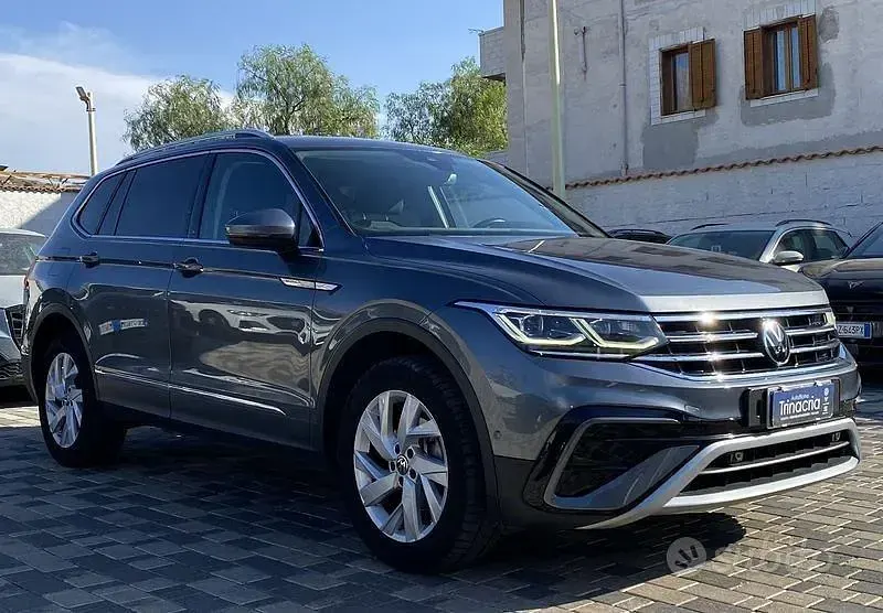 Usata VW Tiguan Allspace Elegance 150 CV (110 kW) 2022 Grigio SUV