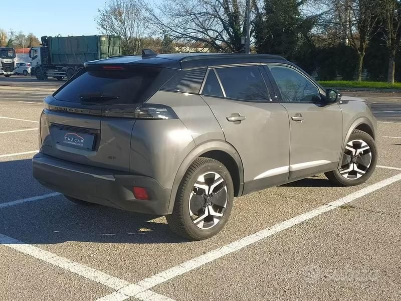 Usata Peugeot 2008 GT 114 kW (156 CV) 2024 Grigio SUV