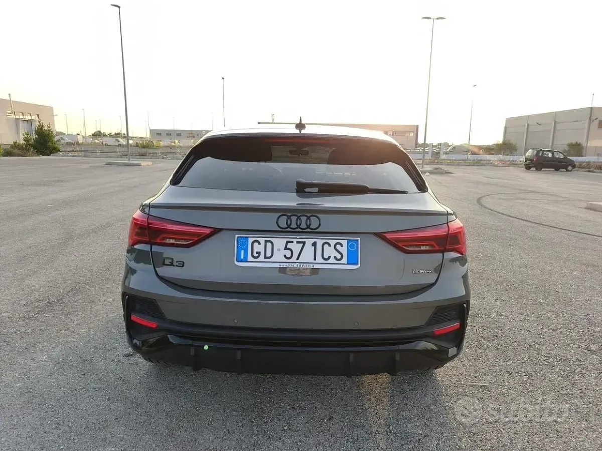 Usata Audi Q3 Sportback S-Line 200 CV (147 kW) 2021 Grigio SUV