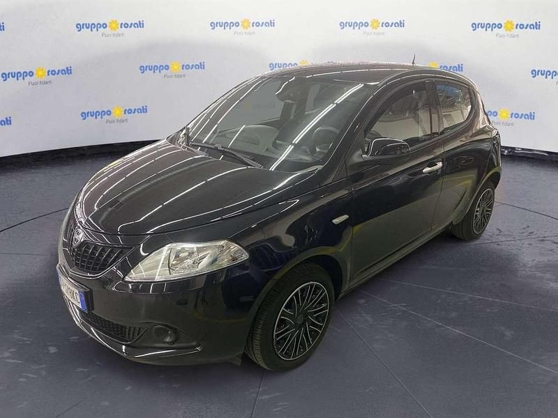 Usata Lancia Ypsilon Gold 69 CV (50 kW) 2024 Nero Utilitaria