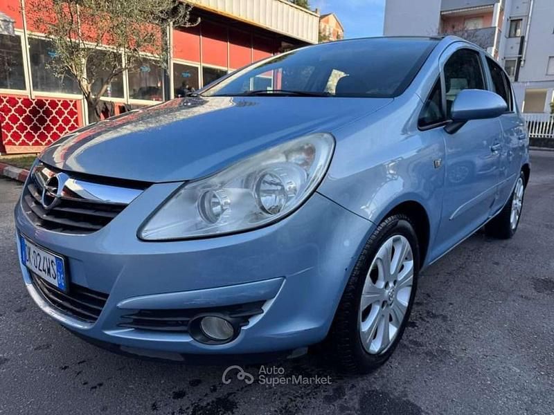 Usata Opel Corsa Cosmo 90 CV (66 kW) 2007 Blu Utilitaria