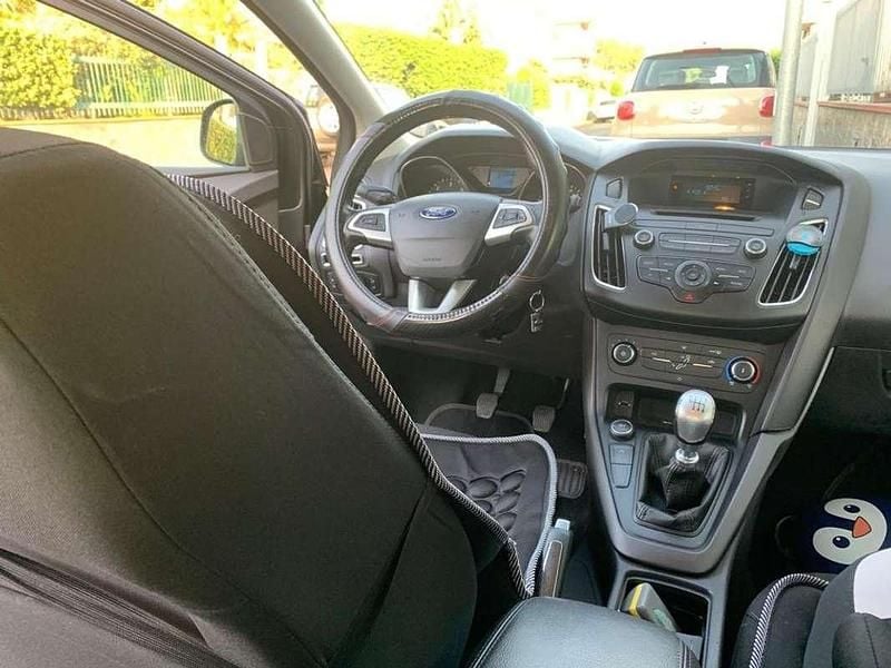 Grigio Usata 2015 Ford Focus S Berlina | 5000 € (Ottimo prezzo) - Immagine 1/4