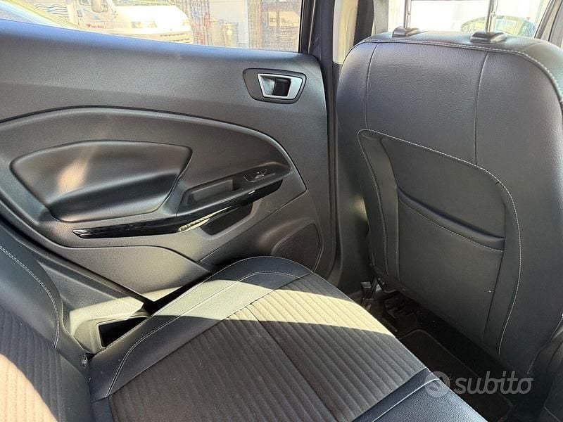 Usata Ford Ecosport Titanium 100 CV (73 kW) 2018 Grigio SUV