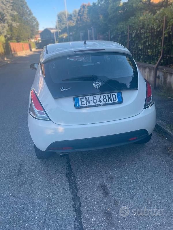 Usata Lancia Ypsilon 2012 Bianco Utilitaria