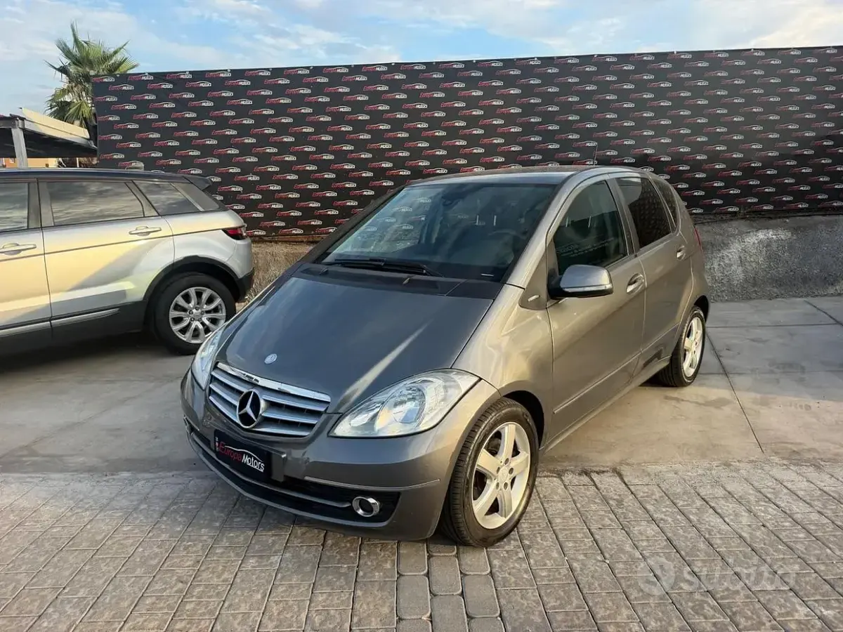 Usata Mercedes A180 Elegance 109 CV (80 kW) 2010 Grigio Berlina