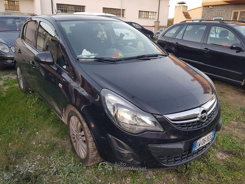 Usata Opel Corsa 75 CV (55 kW) 2014 Nero Utilitaria
