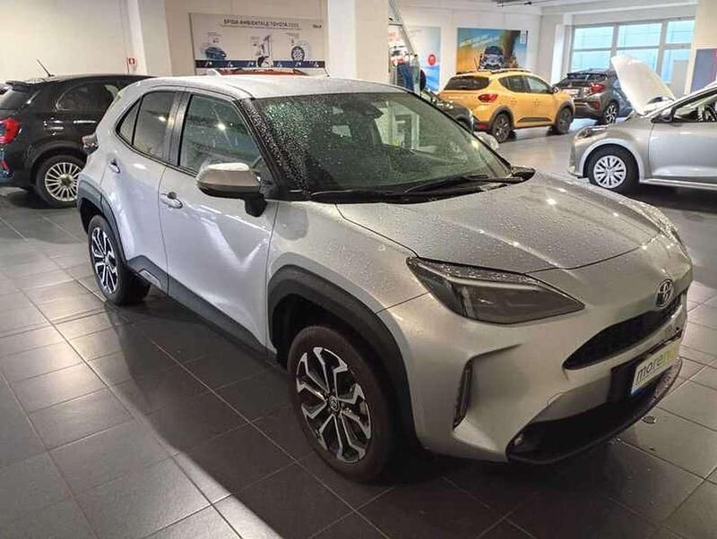 Usata Toyota Yaris Cross Trend 116 CV (85 kW) 2022 Argento SUV
