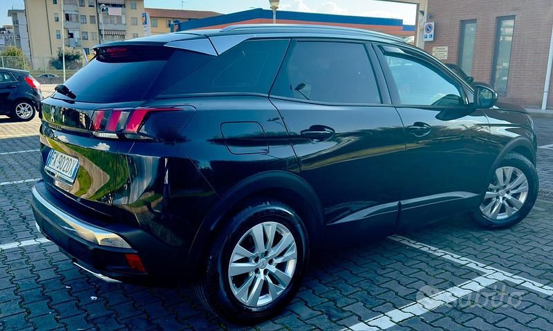 Usata Peugeot 3008 Business-Line 131 CV (96 kW) 2019 Nero SUV