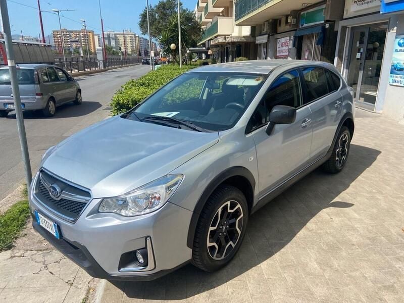 Usata Subaru XV Style 114 CV (83 kW) 2016 Argento SUV