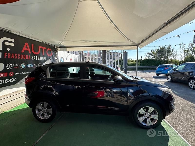 Second-hand Kia Sportage Active 135 CP (99 kW) 2011 Negru SUV