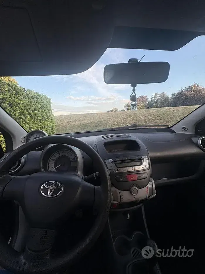 Usata Toyota Aygo 68 CV (50 kW) 2006 Nero Utilitaria