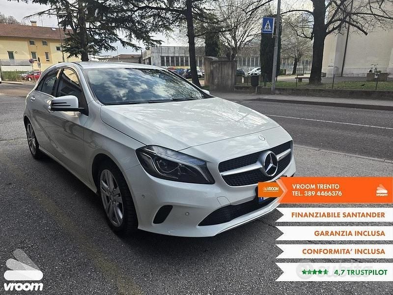 Usata Mercedes A180 Premium 122 CV (89 kW) 2017 Bianco Utilitaria
