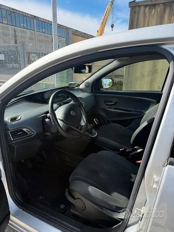 Usata Lancia Ypsilon 2012 Grigio Utilitaria