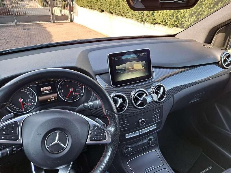 Usata Mercedes B180 Premium 109 CV (80 kW) 2016 Argento Monovolume