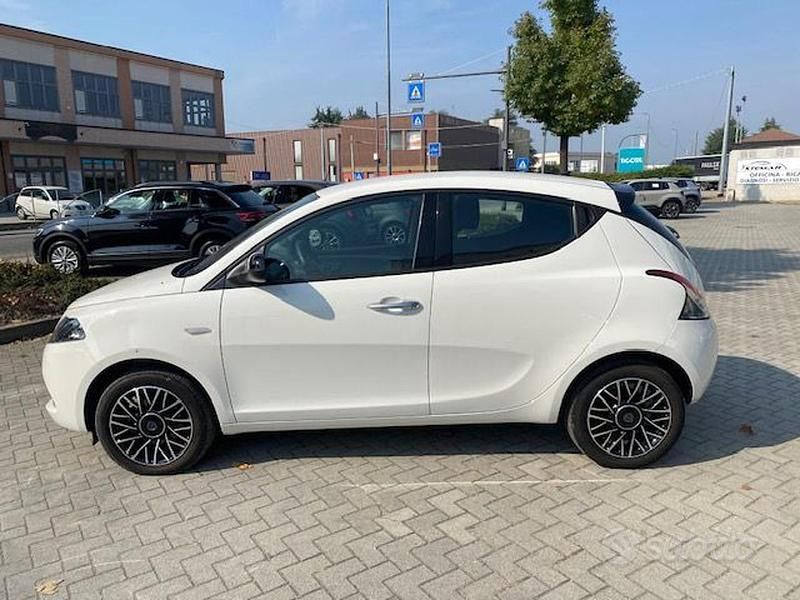 Usata Lancia Ypsilon S 69 CV (50 kW) 2024 Bianco Utilitaria