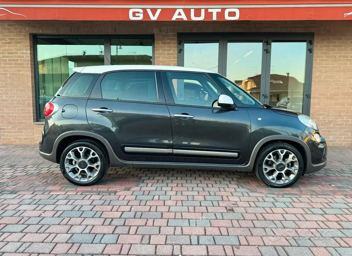 Usata Fiat 500L Trekking 105 CV (77 kW) 2015 Grigio Monovolume