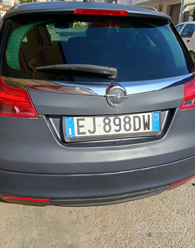 Usata Opel Insignia 160 CV (117 kW) 2011 Blu Station wagon