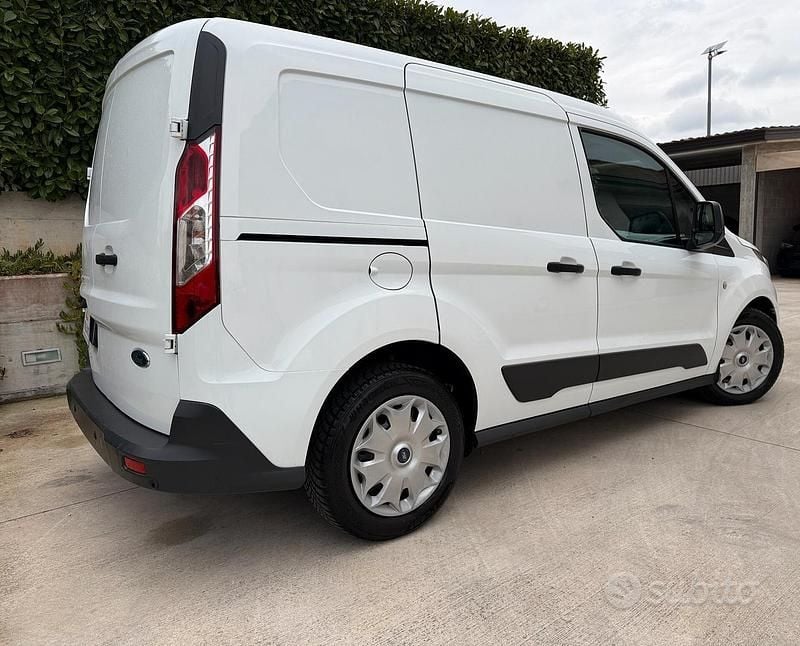 Usata Ford Transit Connect Trend 101 CV (74 kW) 2017 Bianco Monovolume