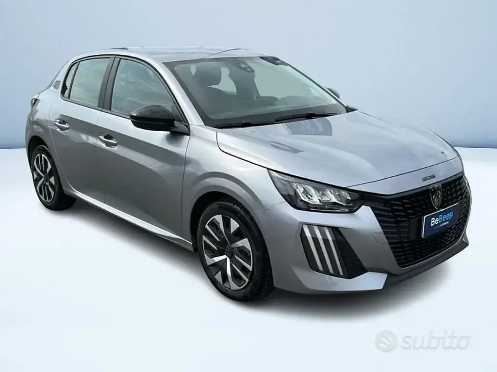 Usata Peugeot 208 Style 75 CV (55 kW) 2024 Grigio metallizzato Utilitaria