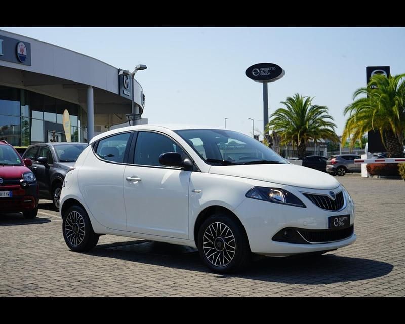 Usata Lancia Ypsilon S 70 CV (51 kW) 2024 Bianco Utilitaria