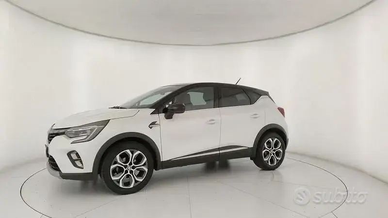 Usata Renault Captur Techno 101 CV (74 kW) 2022 Bianco SUV