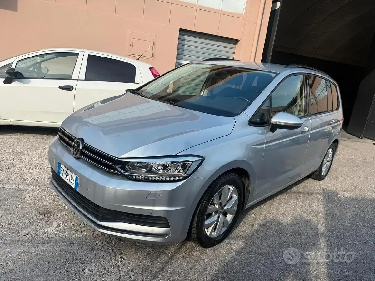 Usata VW Touran Highline 116 CV (85 kW) 2018 Grigio Monovolume